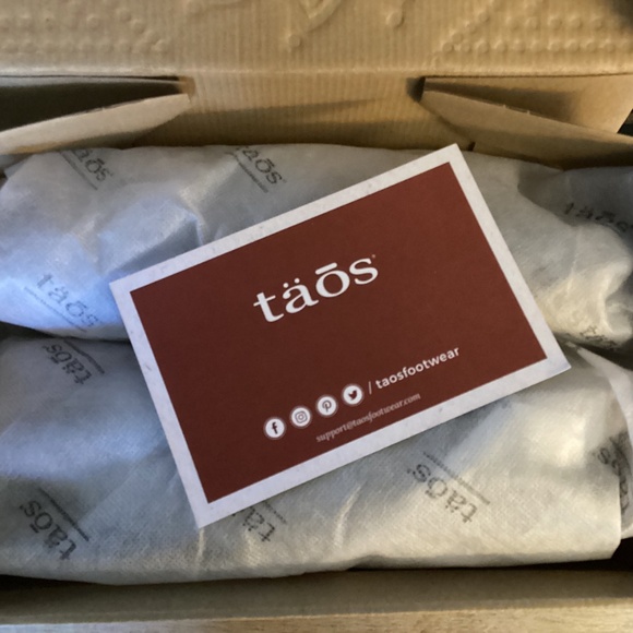 Taos Footwear Gray Mules - Picture 2 of 10